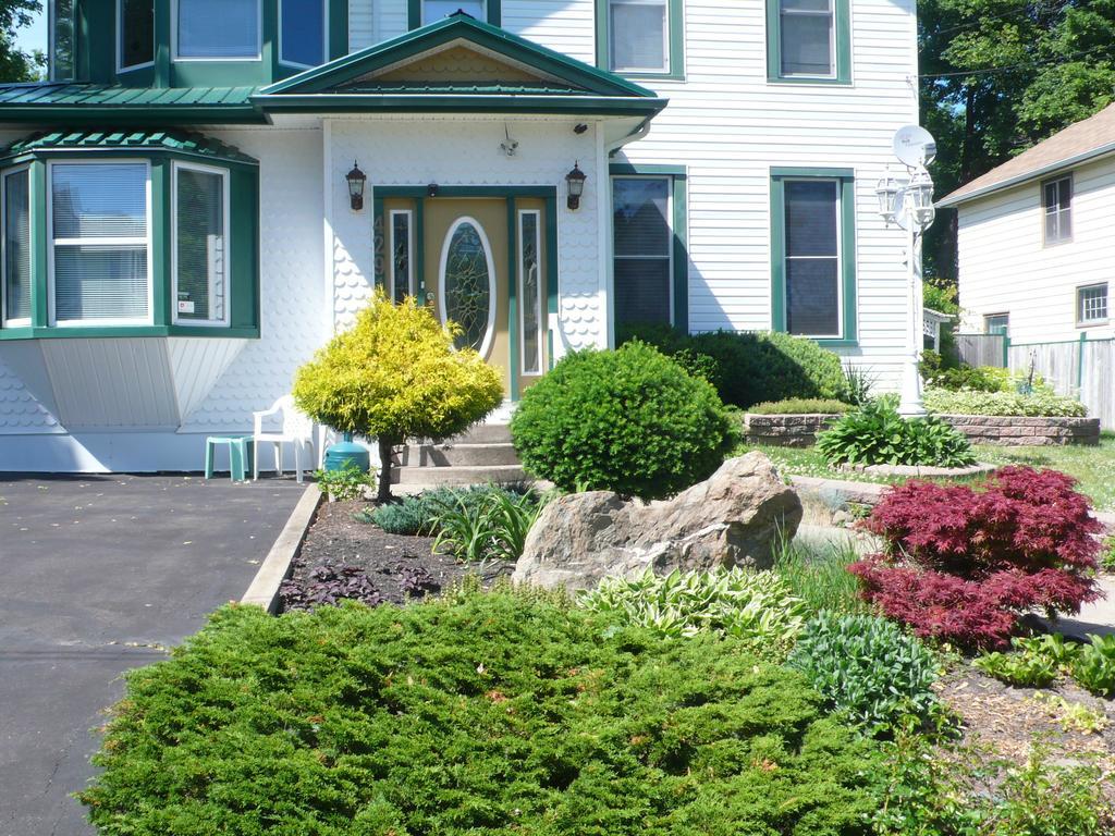 Niagara's Emerald Falls Bed & Breakfast Niagara Falls
