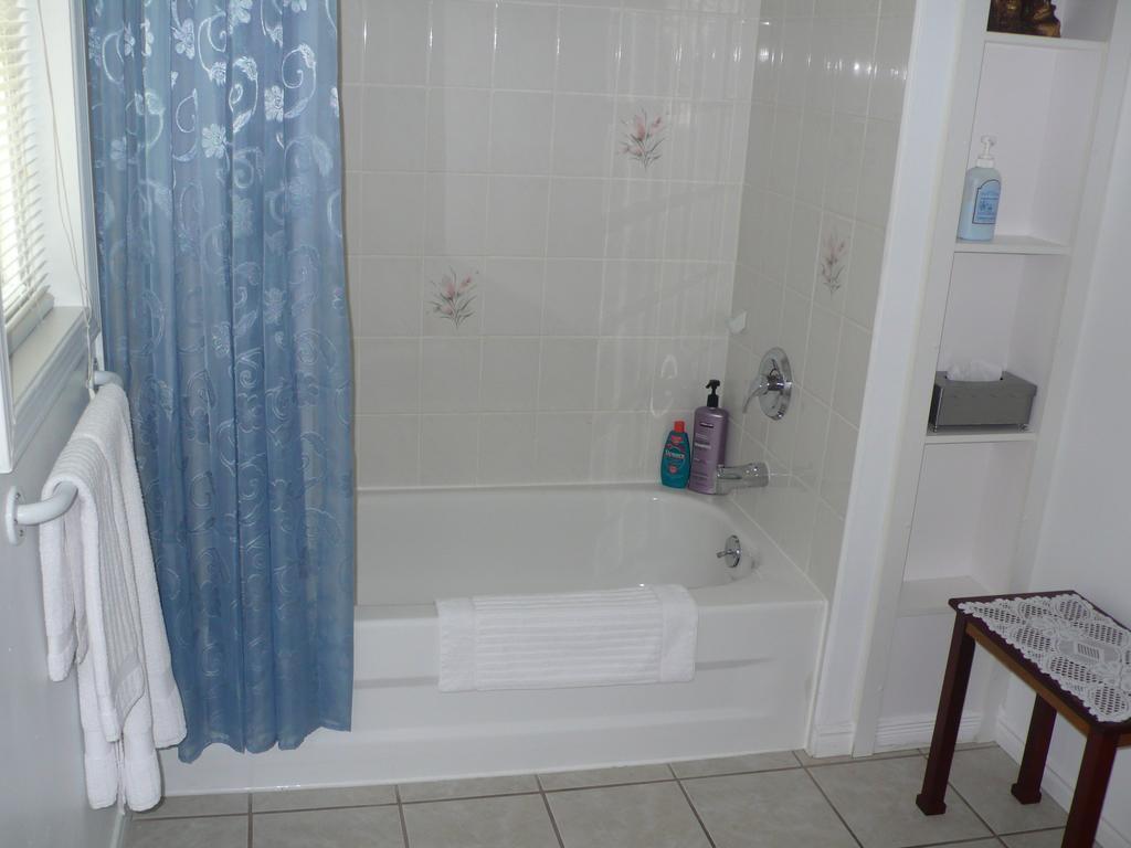 Niagara's Emerald Falls Bed & Breakfast 3*