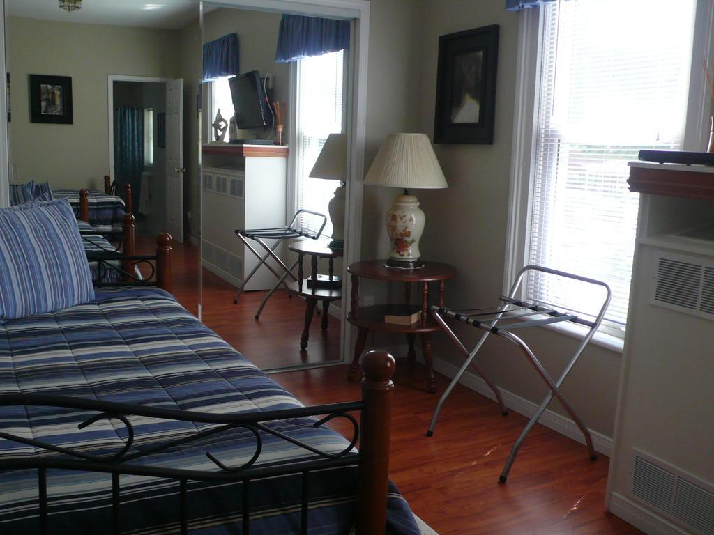 Niagara's Emerald Falls Bed & Breakfast