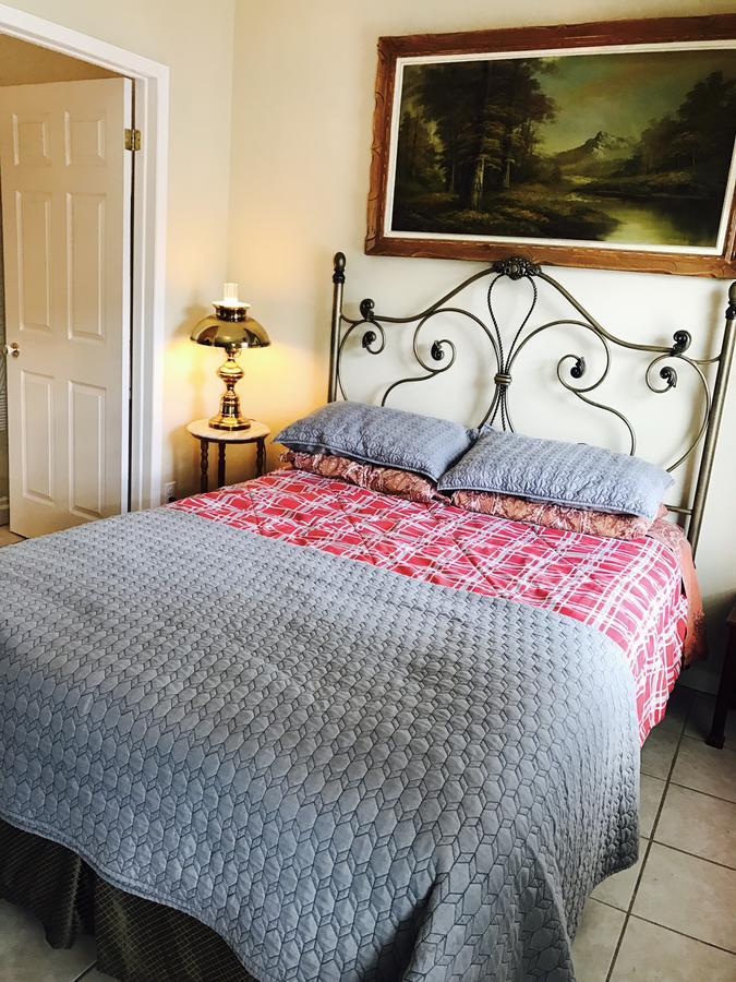 Bed & Breakfast Niagara's Emerald Falls Bed & Breakfast