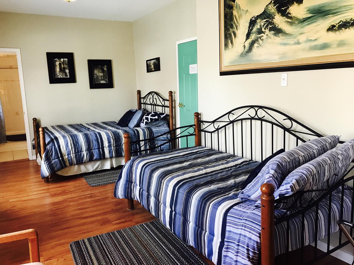 Bed & Breakfast Niagara's Emerald Falls Bed & Breakfast Niagara Falls