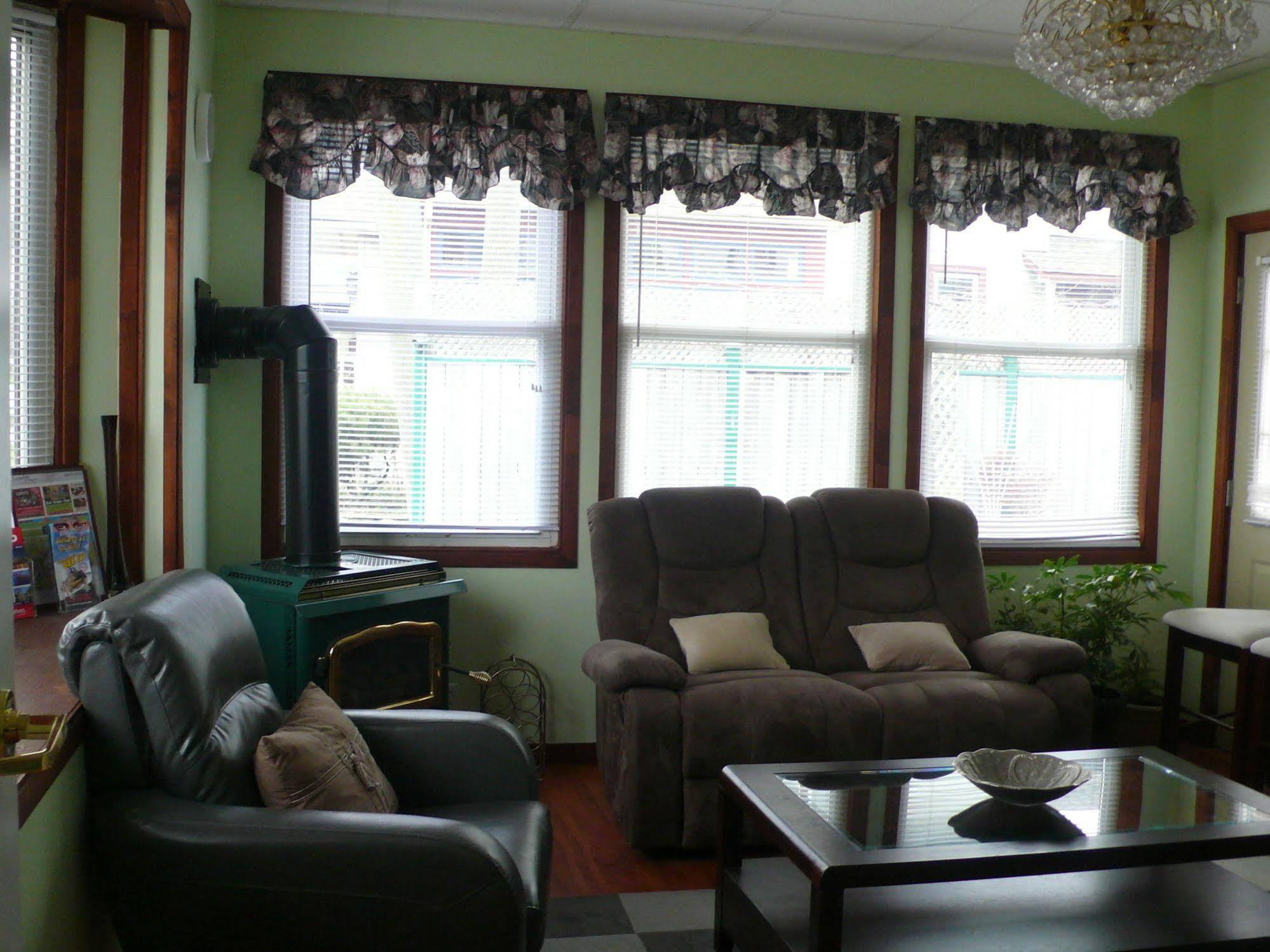 Niagara's Emerald Falls Bed & Breakfast