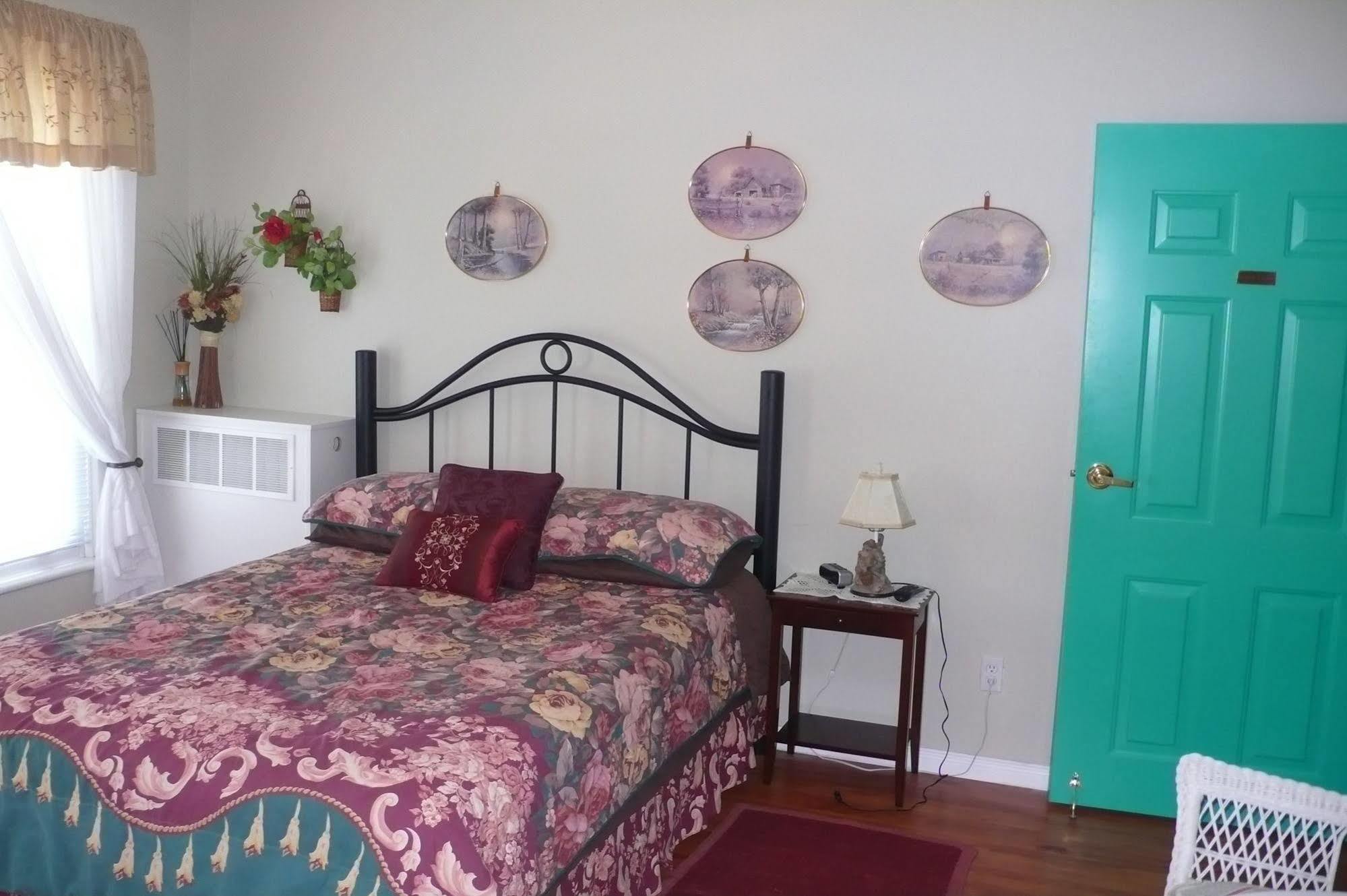 Niagara's Emerald Falls Bed & Breakfast 3*