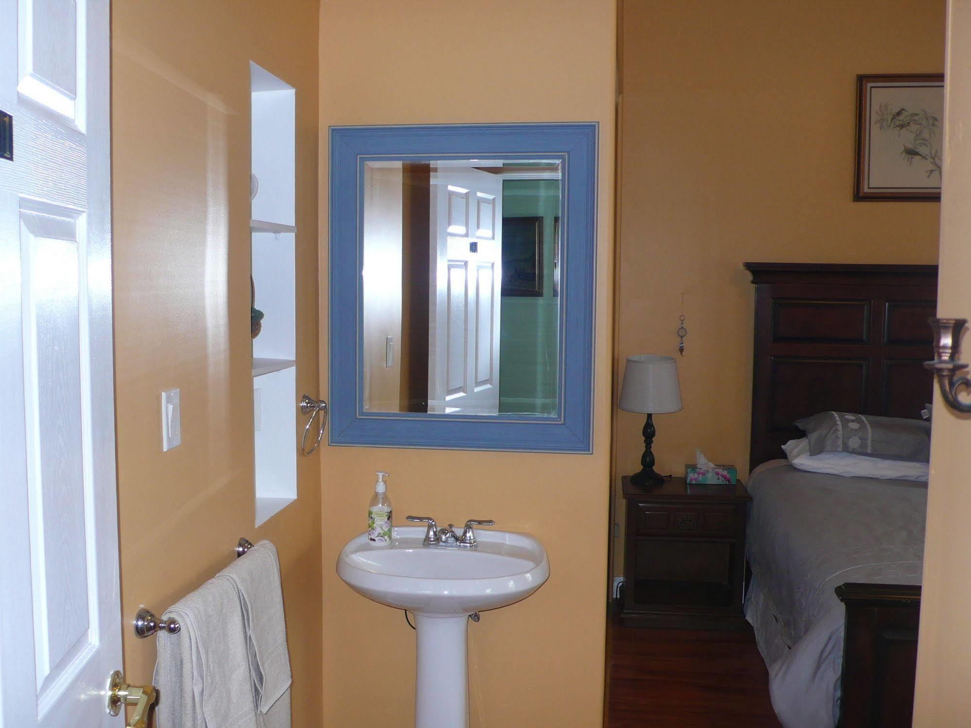 Niagara's Emerald Falls Bed & Breakfast 3* Niagara Falls
