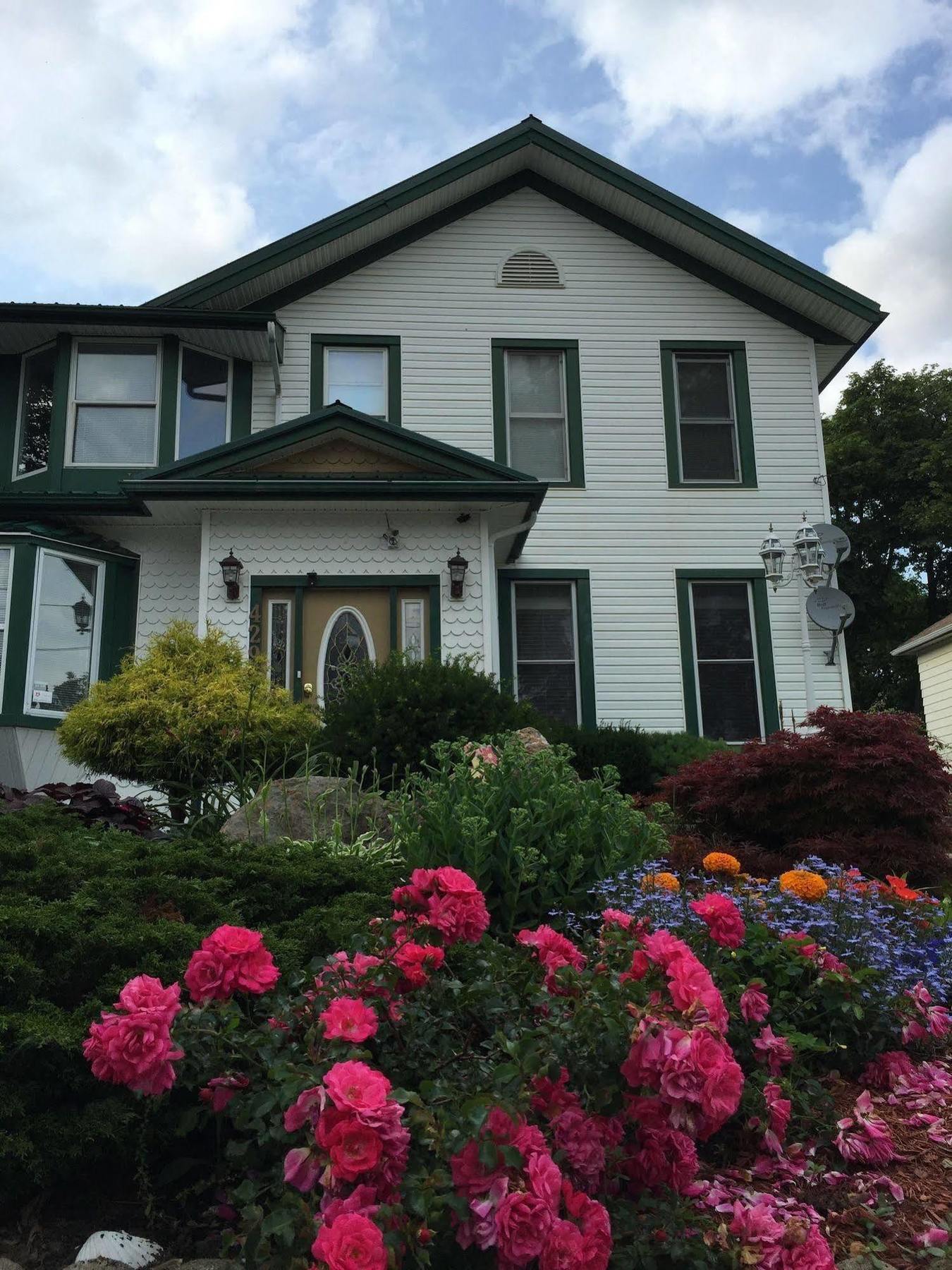 Bed & Breakfast Niagara's Emerald Falls Bed & Breakfast Niagara Falls