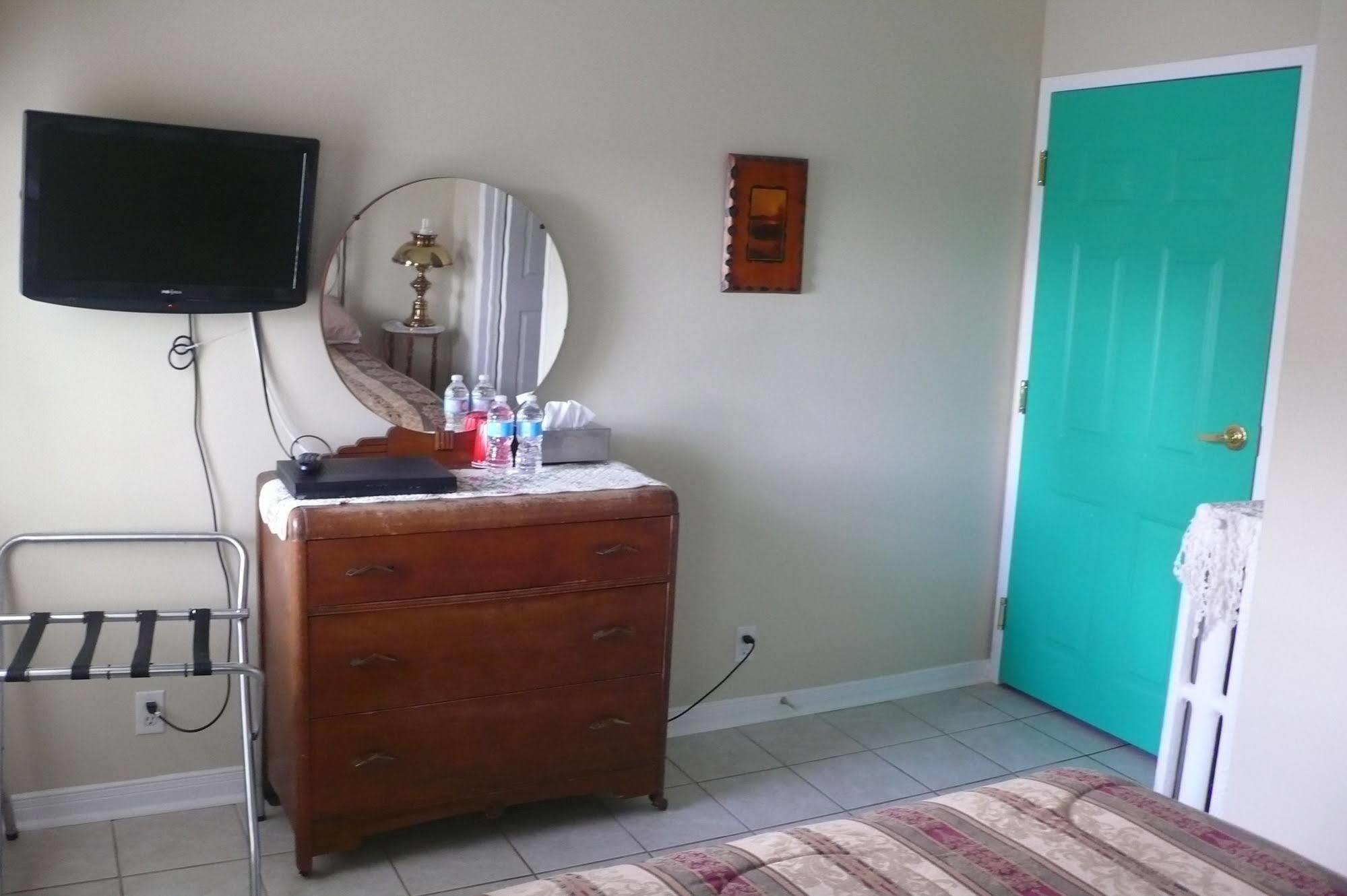 Niagara's Emerald Falls Bed & Breakfast 3* Niagara Falls